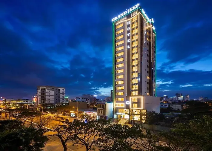 Grand Jeep Hotel