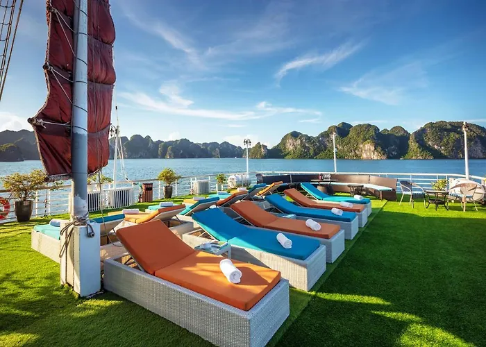 Lan Ha Lotus Cruise