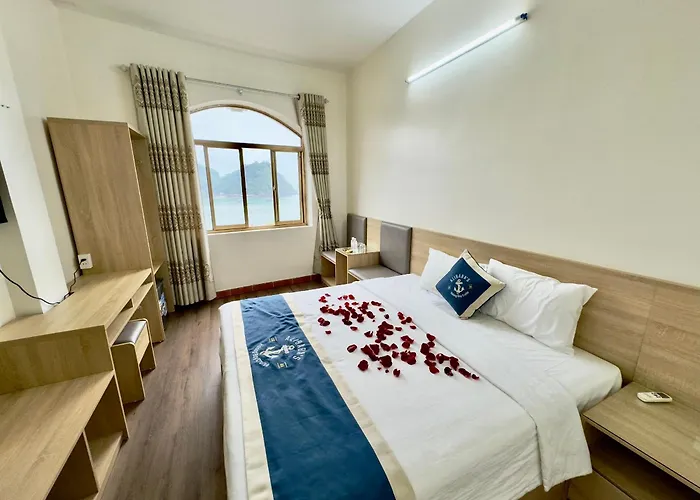 Cat Ba Plaza Hotel