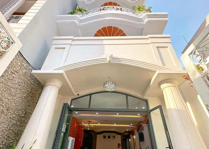 Milan Homestay - Milanesa Hotel And Apartment