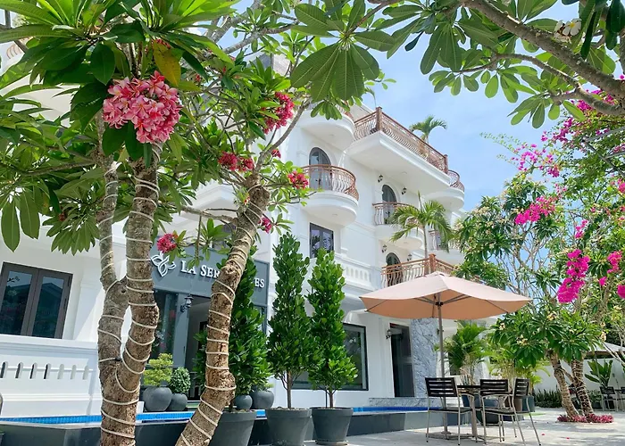La Sera Suites Nha Trang