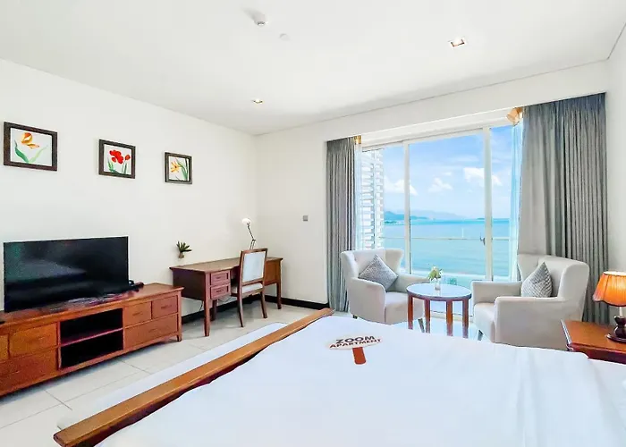 Rozy Apartment In City Center With Sea View