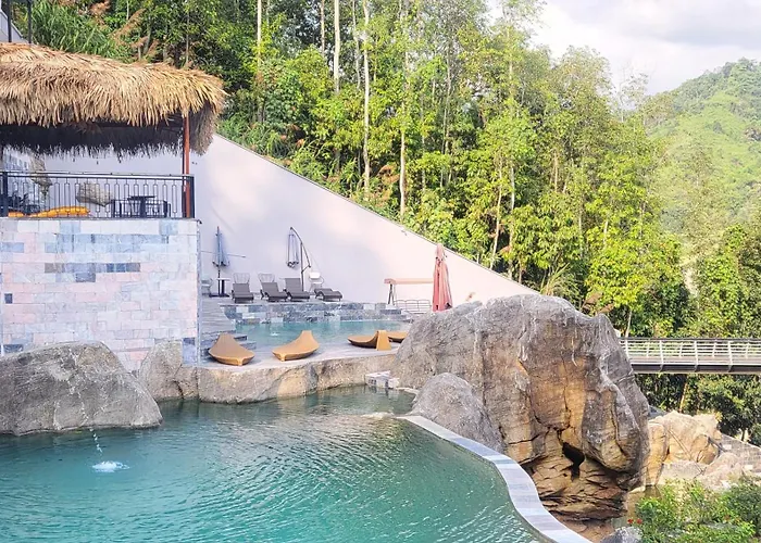 Lotus Premium Lodge - Group Tours