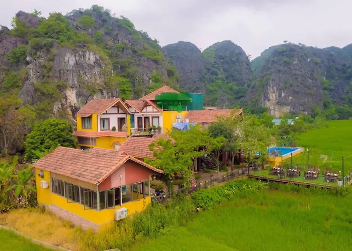 Rose & Rice Field Bungalow