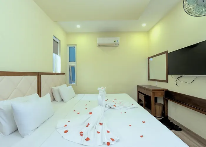 Dana Sailing Hotel