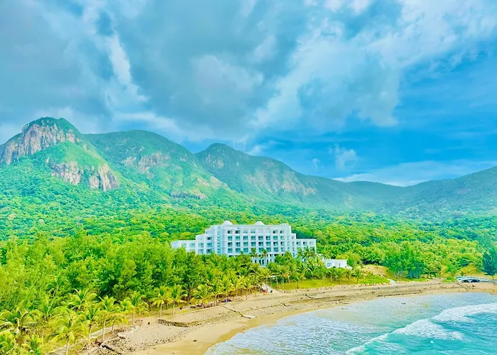 Orson Hotel & Resort Con Dao