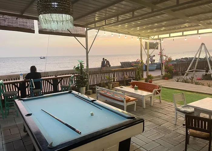 Eva Hut Mui Ne Beach Hostel