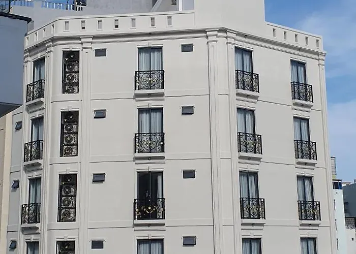 Lucky Hotel