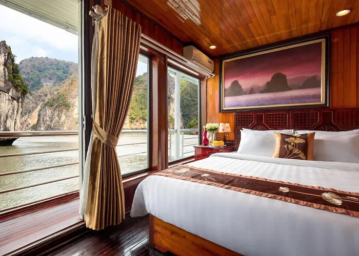 Cozy Bay Cruise