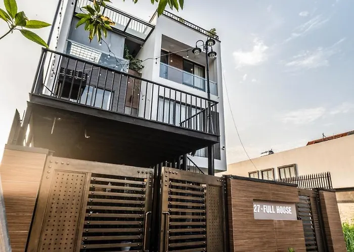Homestay Villa Full House