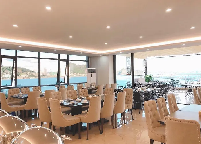 Vincent Halong Hotel