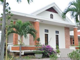 Stork Village Lang Co 3* Phu Loc