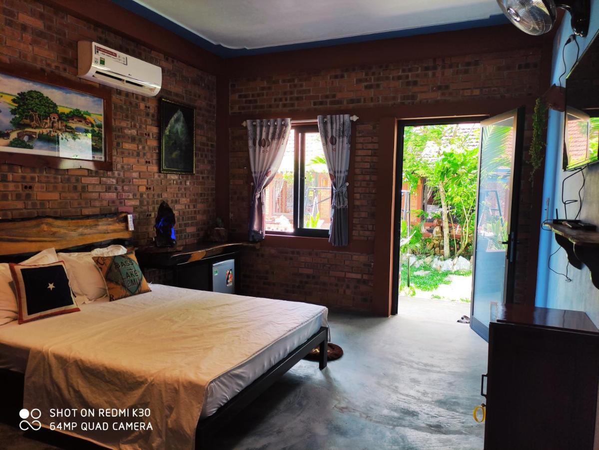 Vu's Hotel *