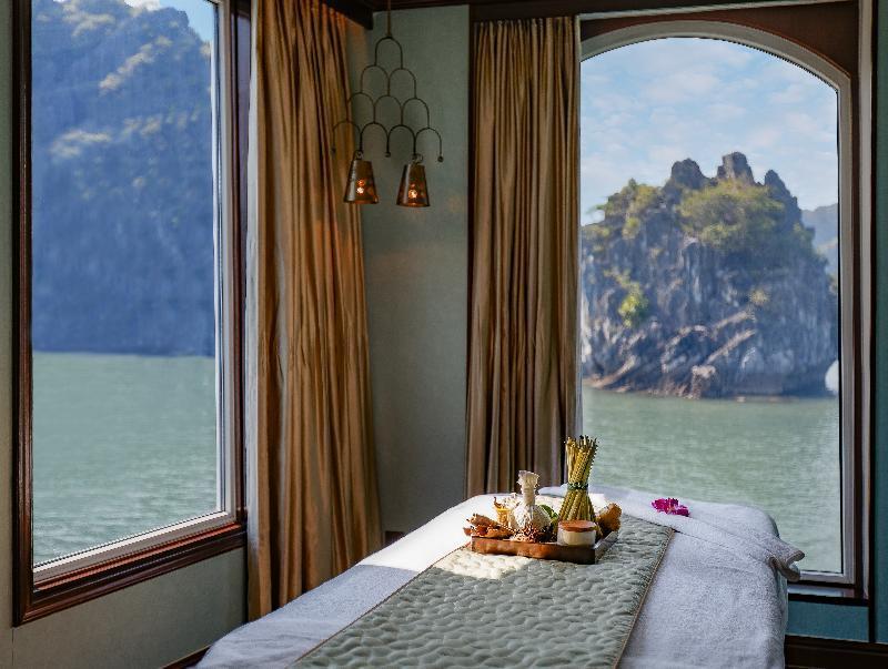 Heritage Line Ylang Cruise - Halong Bay & Lan Ha Bay 