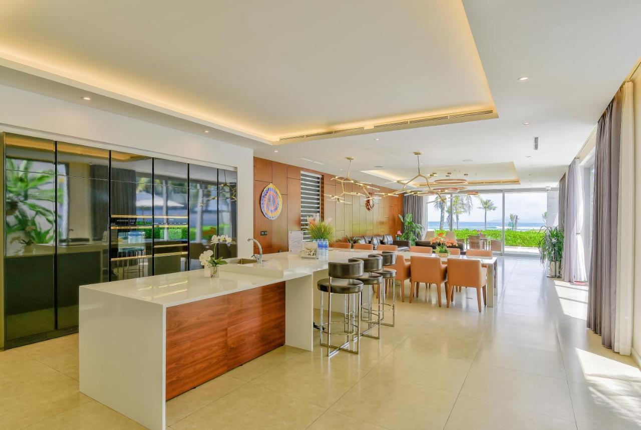 Villa 7 Bedrooms Beachfront Luxury Da Nang