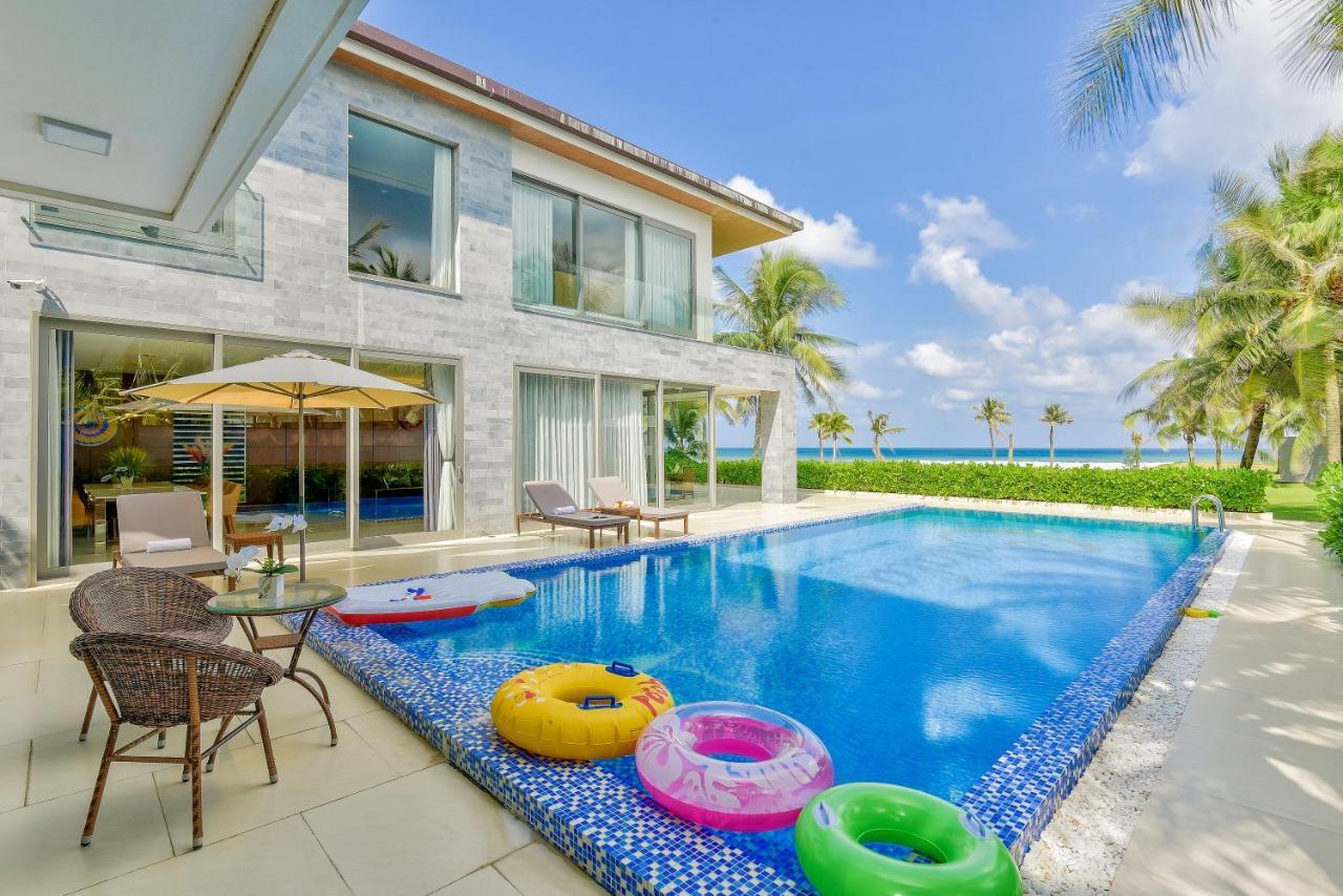7 Bedrooms Beachfront Luxury * Da Nang