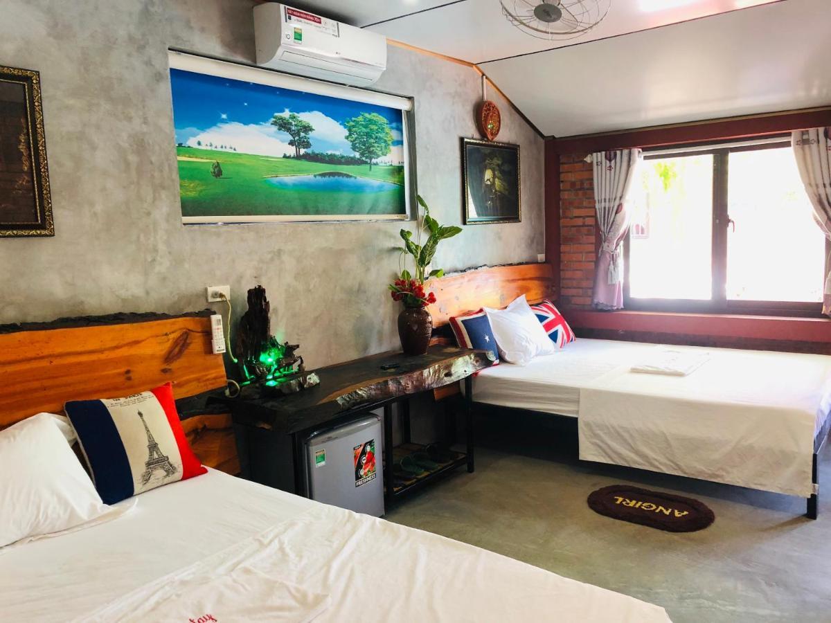 Vu's Hotel *