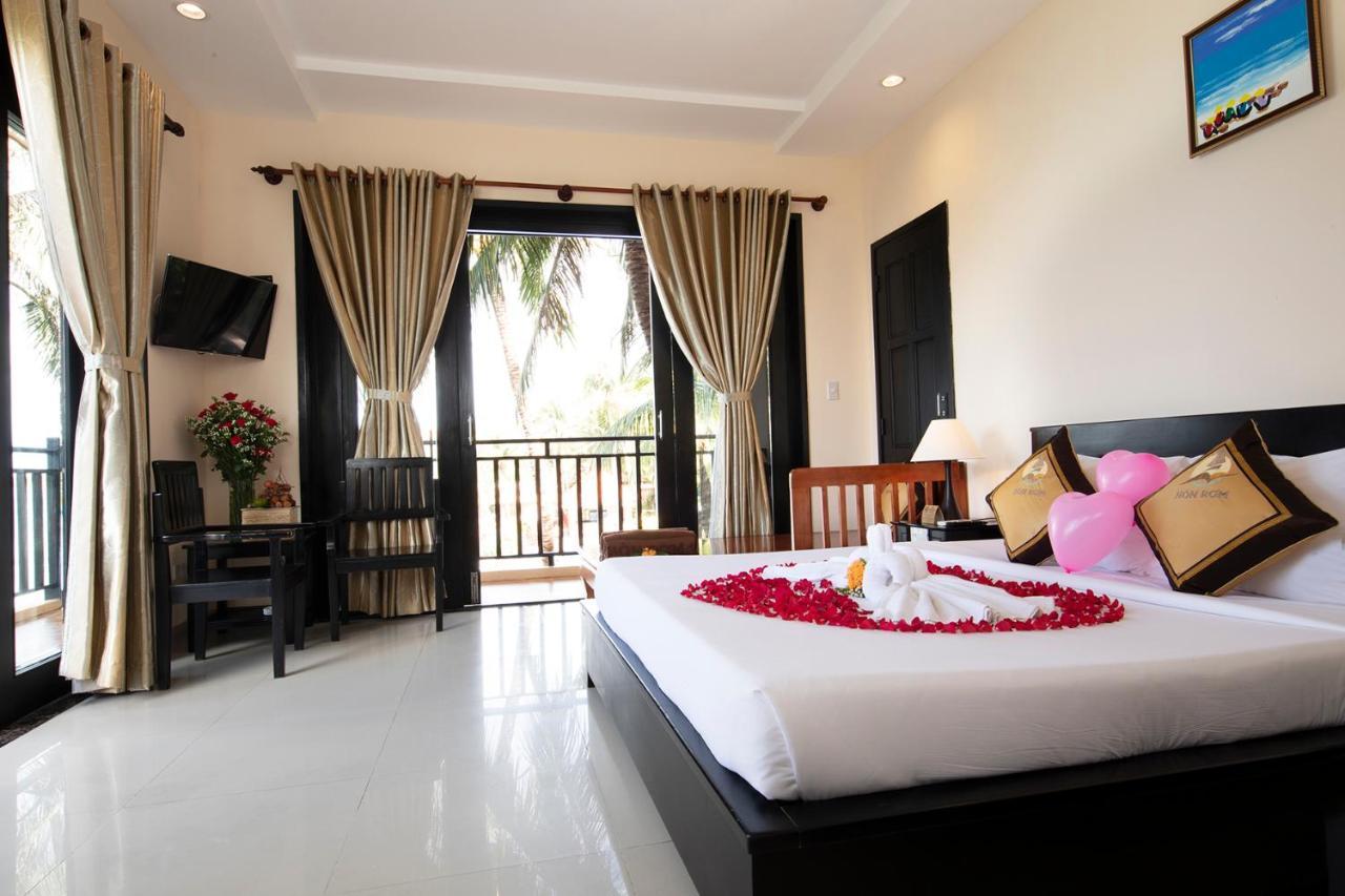 Resort Hon Rom Central Beach Resort 3*