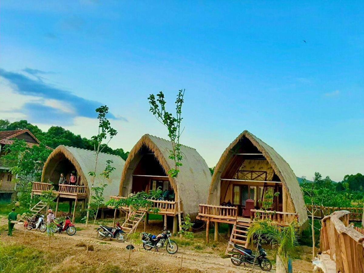 Rice Straw Lodge- Resort Quan Tom