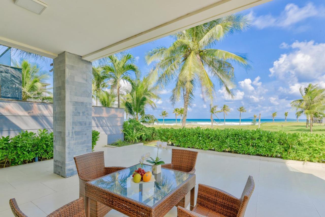 Villa 7 Bedrooms Beachfront Luxury