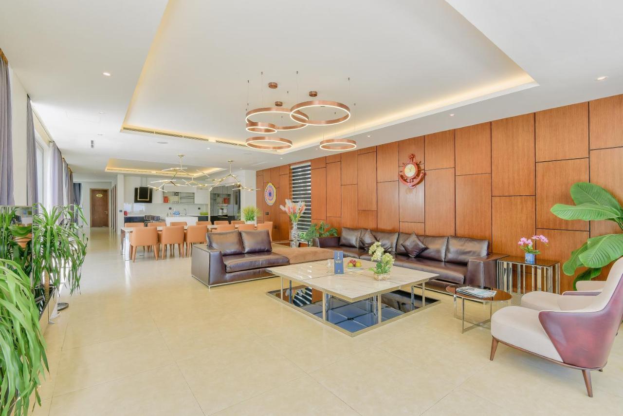 7 Bedrooms Beachfront Luxury