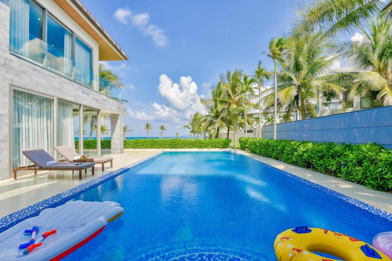 Villa 7 Bedrooms Beachfront Luxury Da Nang