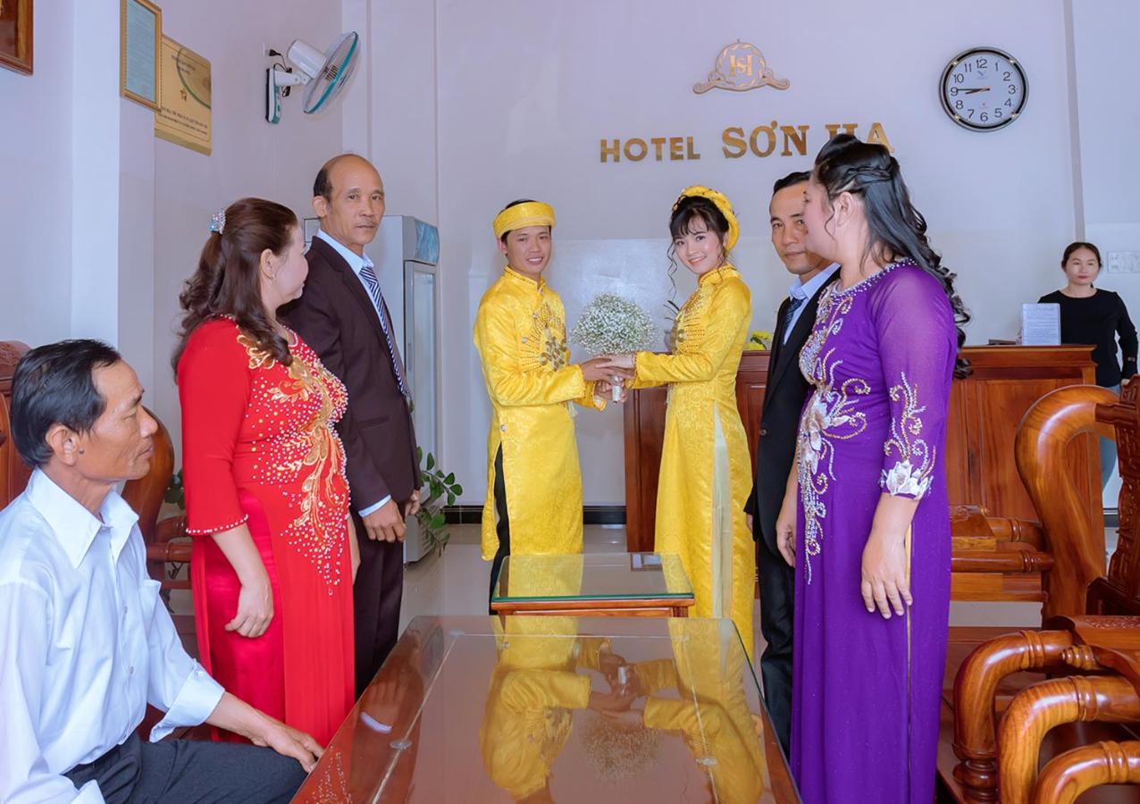 Hotel Khach San Son Ha