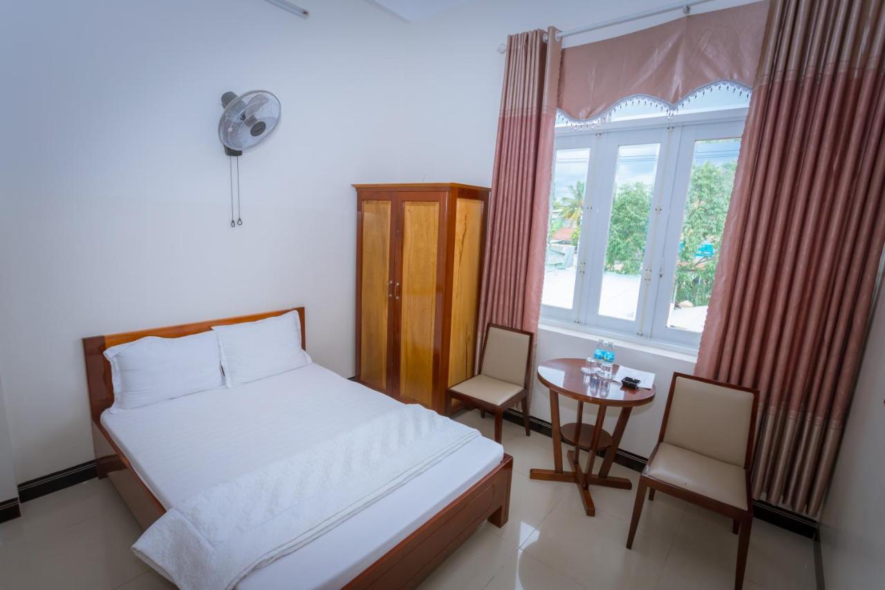 Khach San Son Ha Hotel