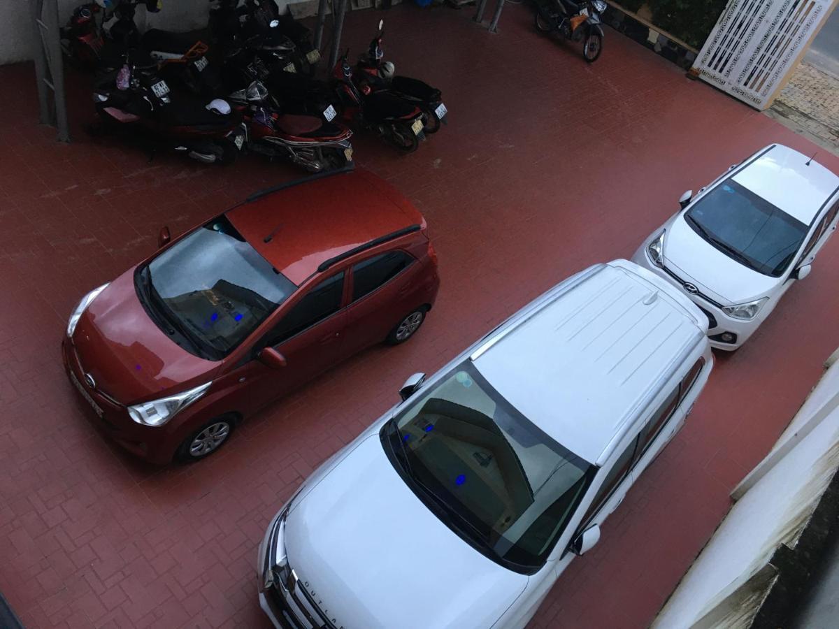 Hotel Khach San Son Ha *