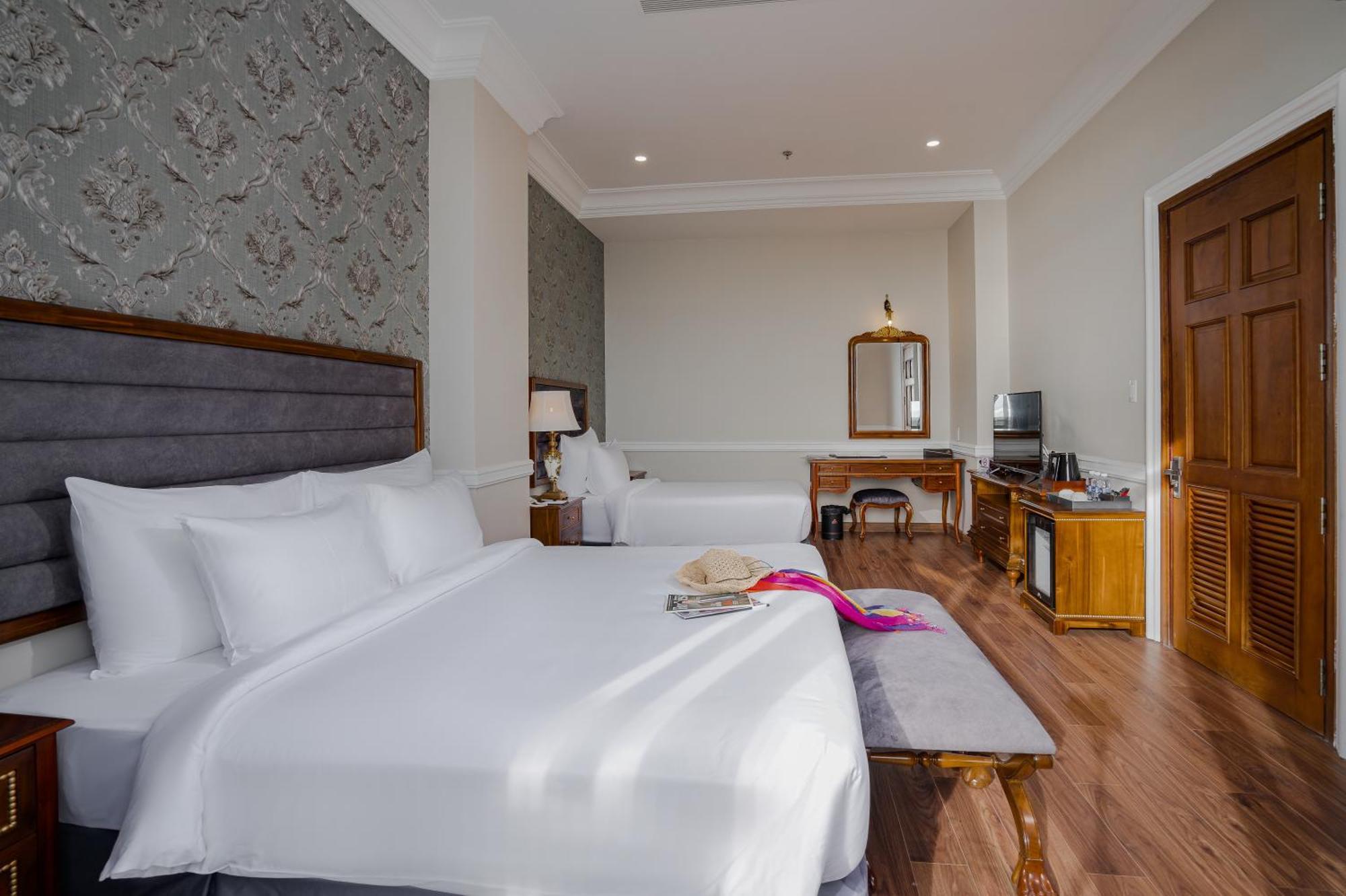Avs Hotel 4*