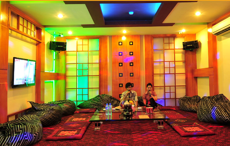 Hotel Camela & 4*