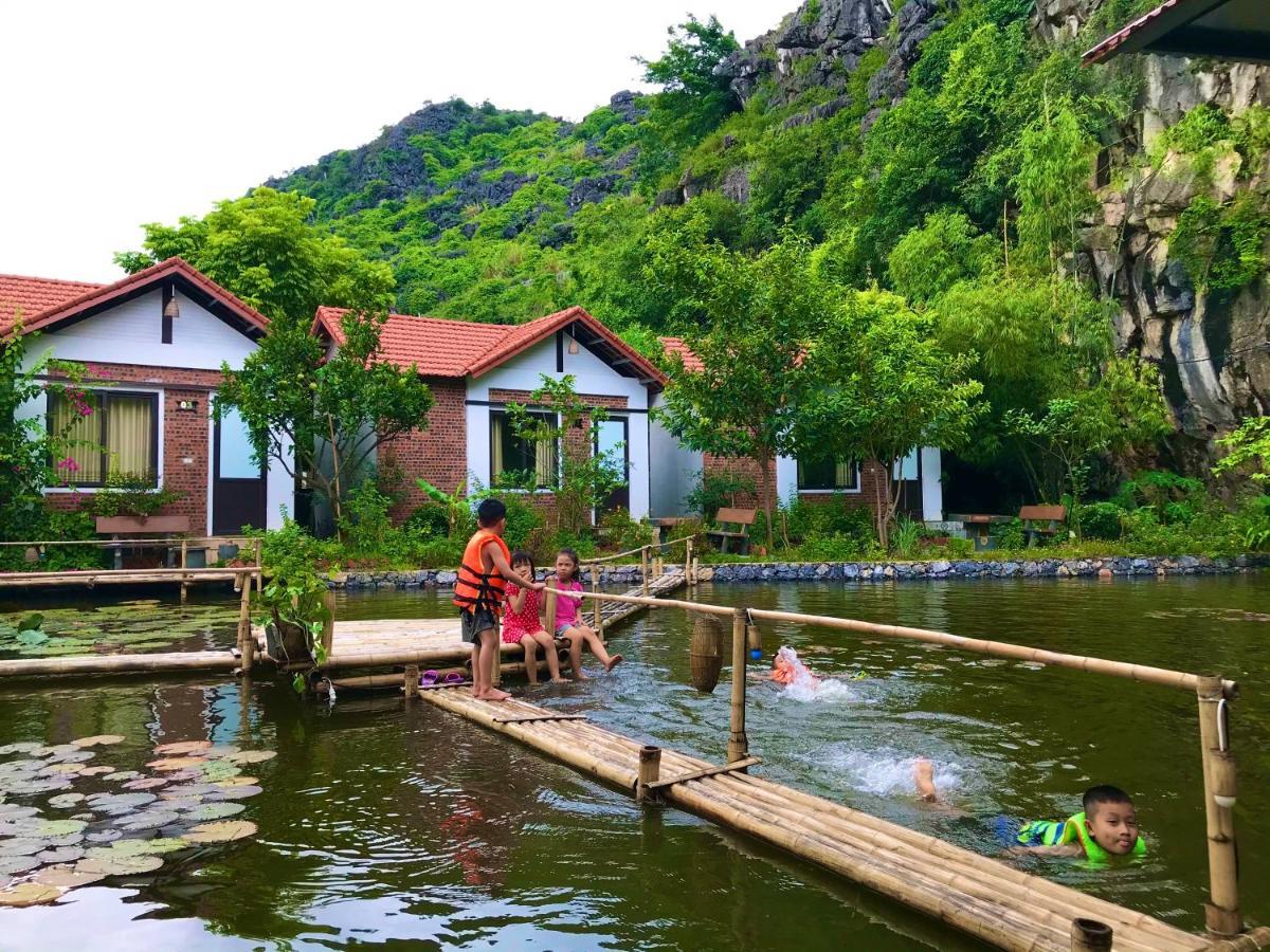 Hang Mua Family * Ninh Binh