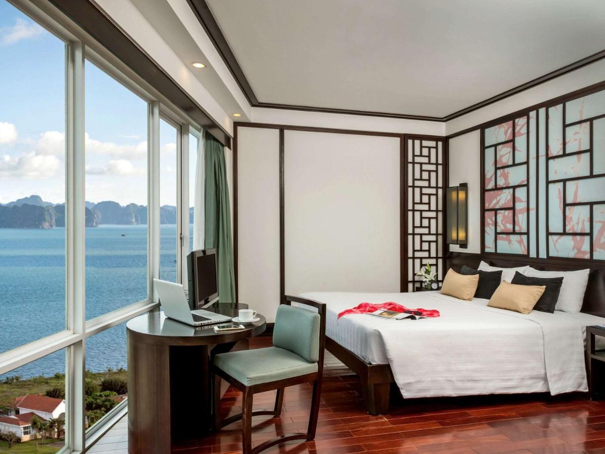 Novotel Bay Hotel 4*