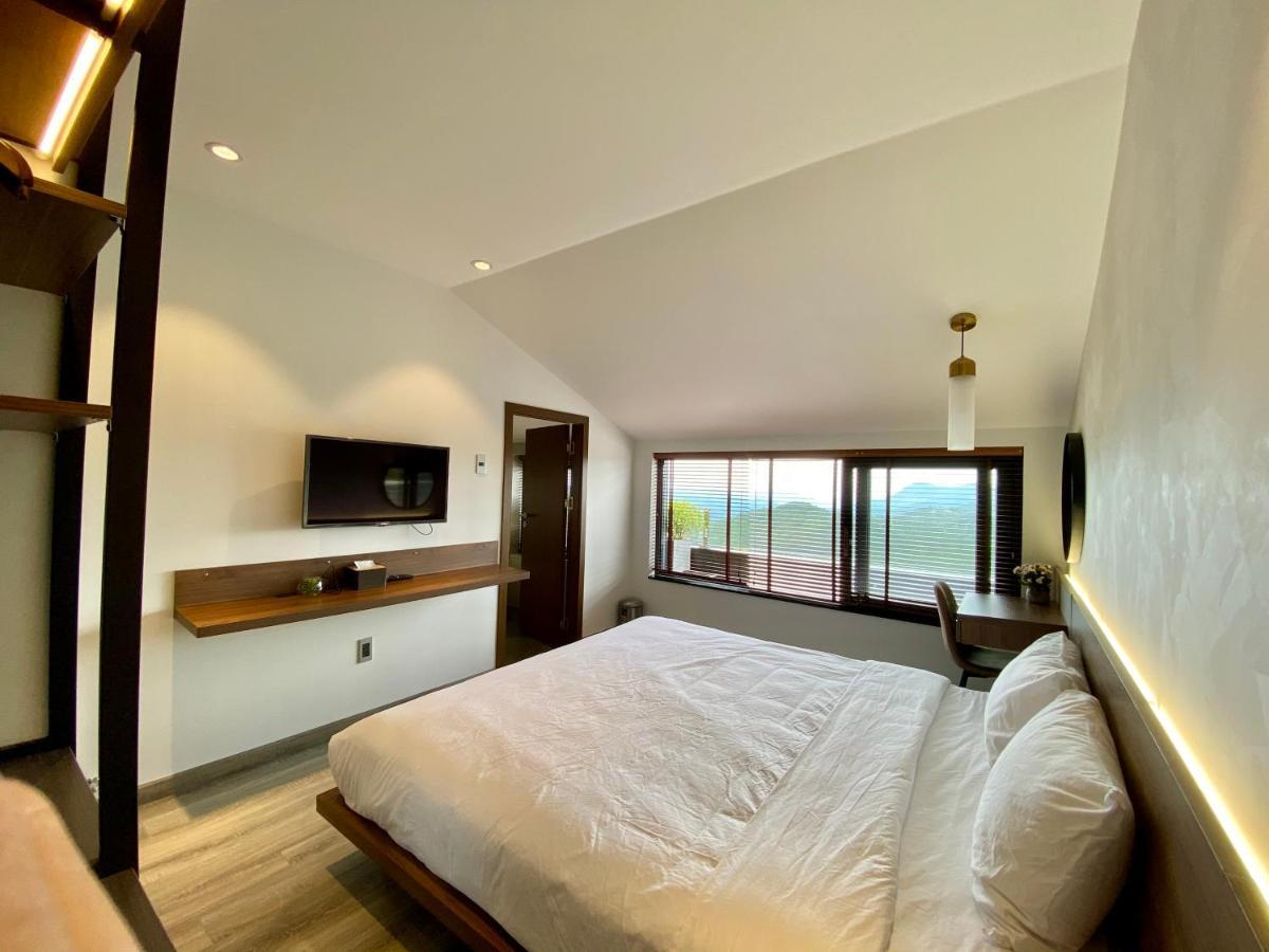 Hotel Charisma *