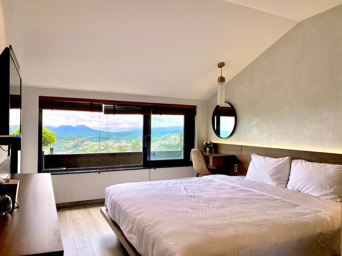 Hotel Charisma