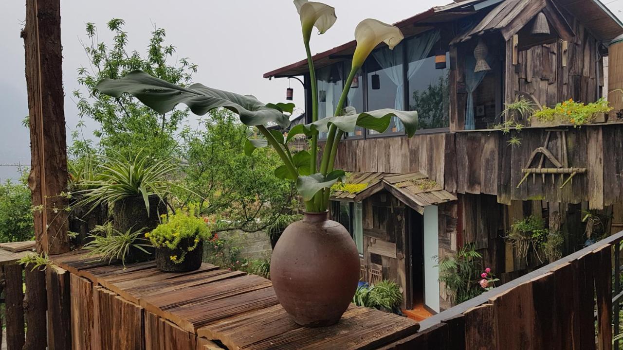 Tavan View Homestay *