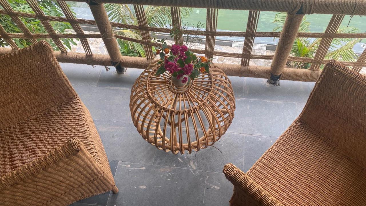 Retreat * Ninh Binh