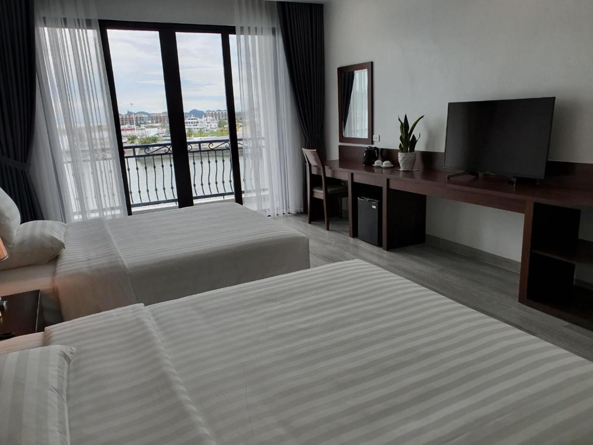Bay Tuan Chau Hotel *