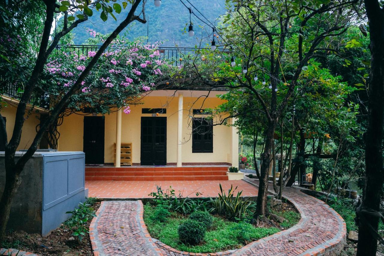 Trang An Freedom Hood Hostel *