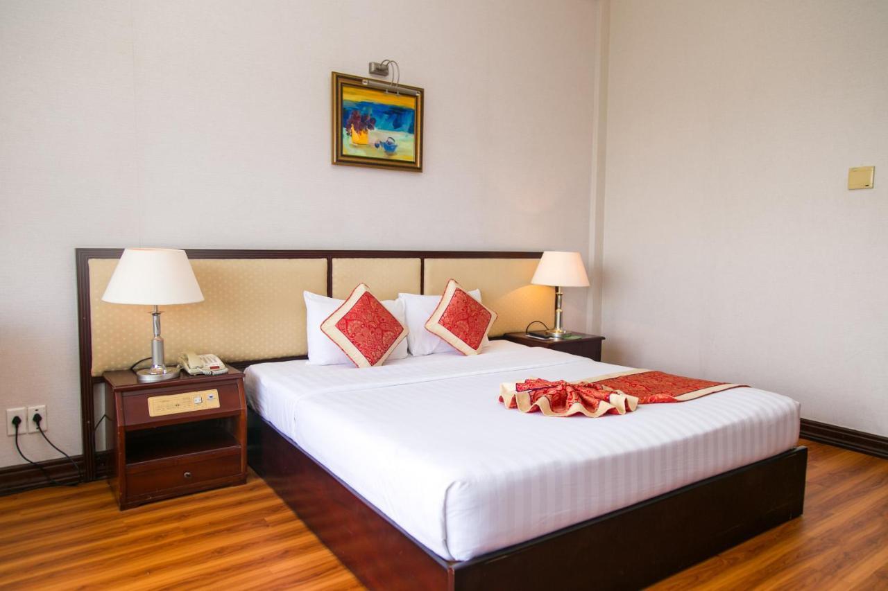 Seagull Hotel 4*