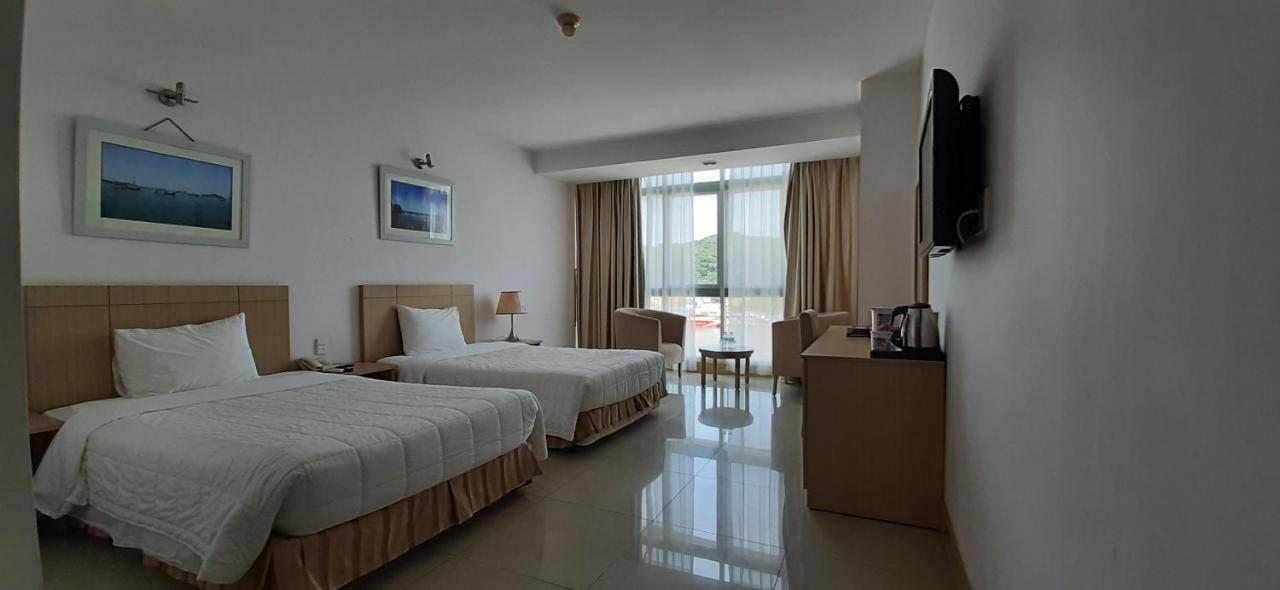 Hotel River 3*