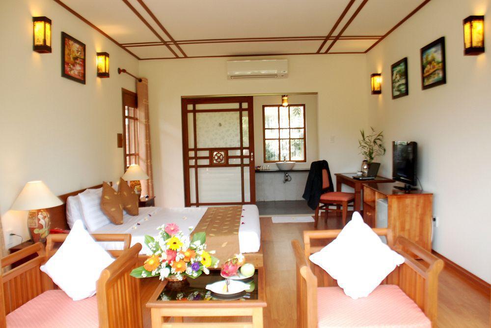 Riverside Bamboo Khách sạn 4*