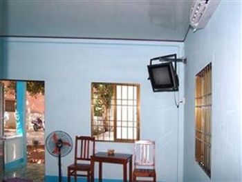 Sunny Hotel *