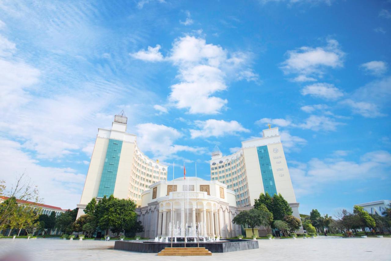 Hong Grand Hotel 5*