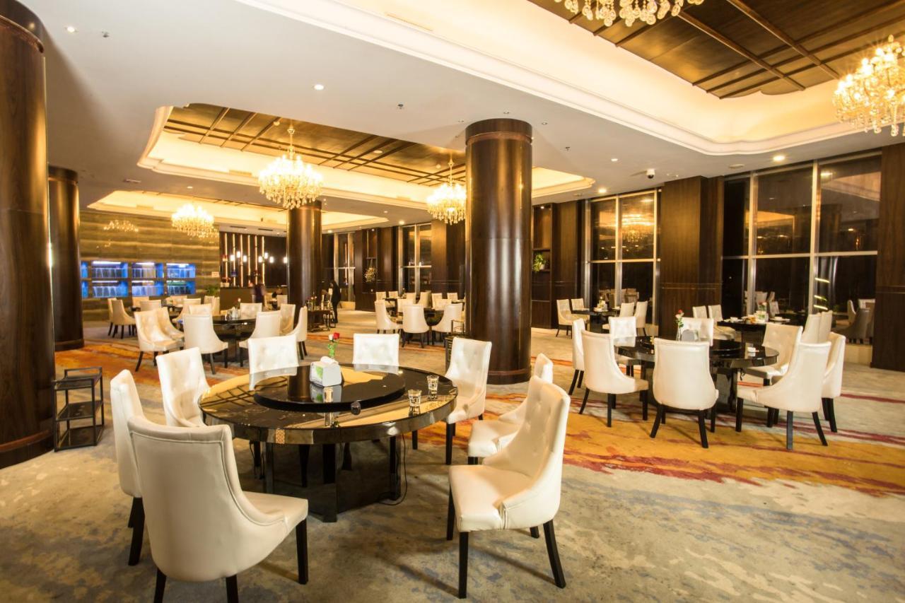 Hong Grand