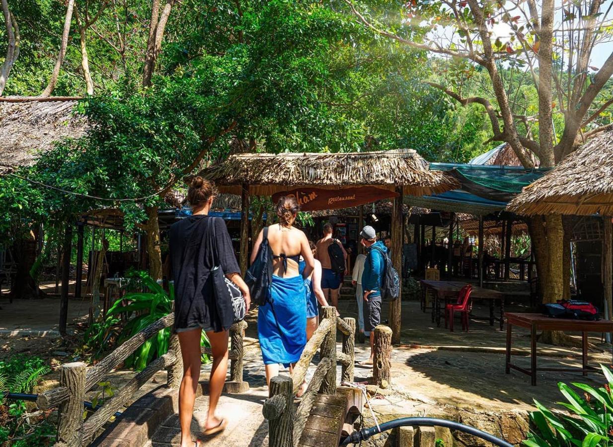 Monkey & Bar Bed & Breakfast *