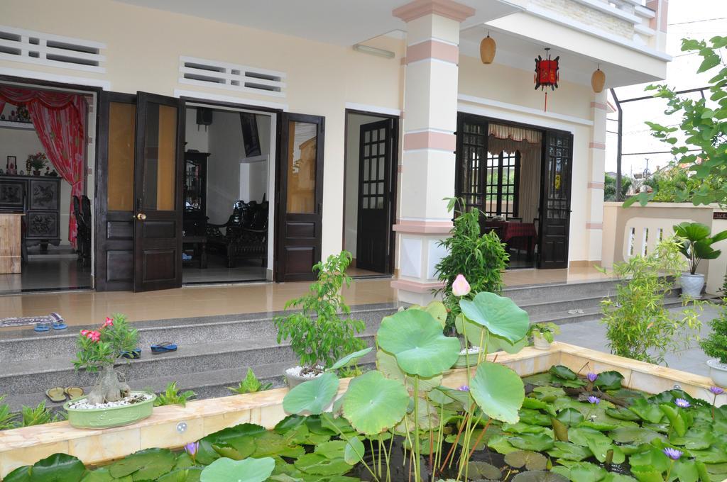 Thuyen Homestay *
