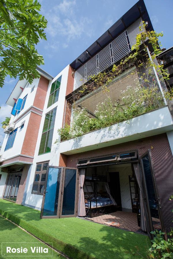 Rosie - Motobikerental & Tour Guest house Ha Giang