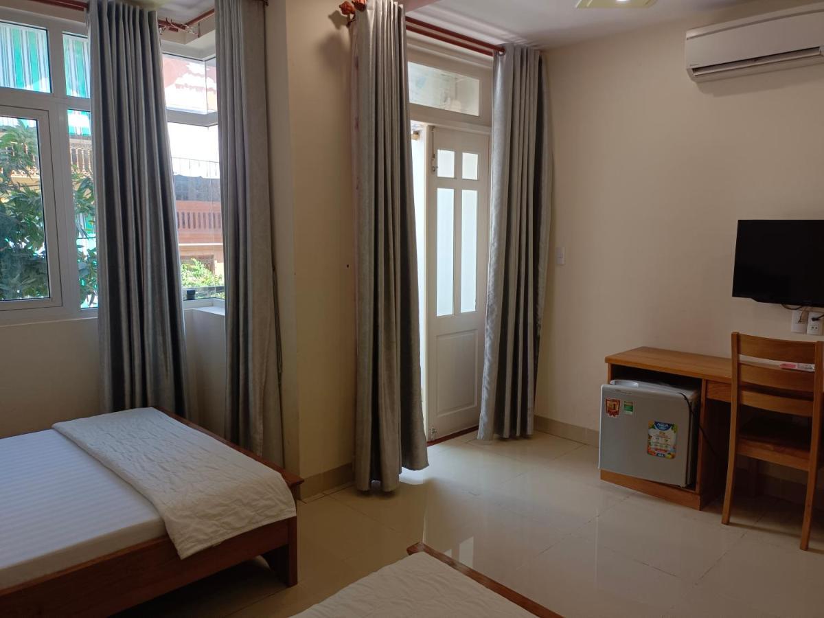 Amsterdam * Vung Tau