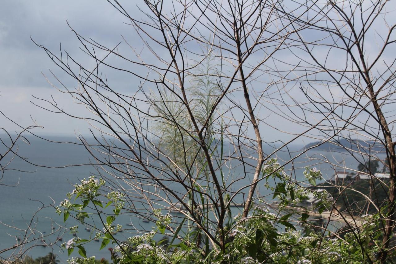 Cham Island Smiles *